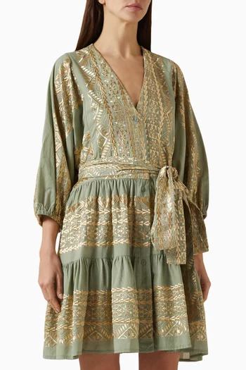 فستان مطرز بحزام