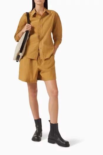 Pointed Collar Shirt in Cotton-silk