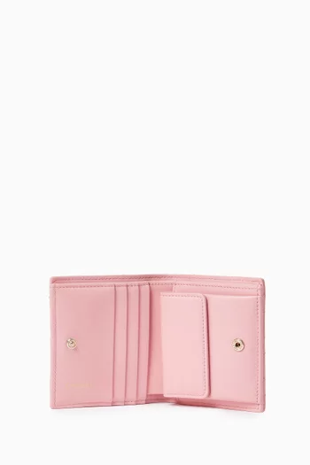 محفظة ثنائية الطيّ بشعار CC جلد مبطّن