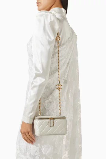 حقيبة فانيتي جلد مبطن