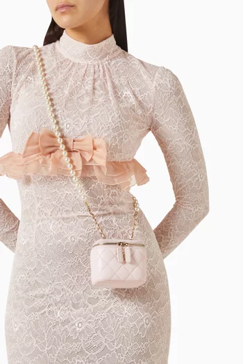 حقيبة فانيتي بسلسلة مزينة باللؤلؤ جلد