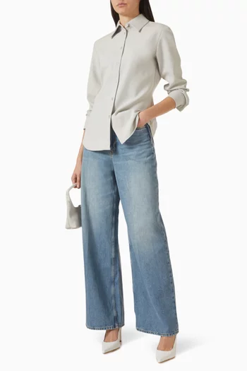 قميص بقصة ضيقة