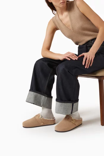 حذاء ذا كوزي مفتوح من الخلف بإبزيم نسيج