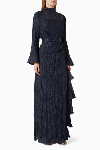 فستان مزين بتطريزات بالخرز