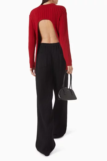 بلوزة مورغان بظهر مكشوف