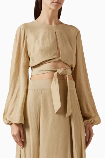 بلوزة قصيرة برباط