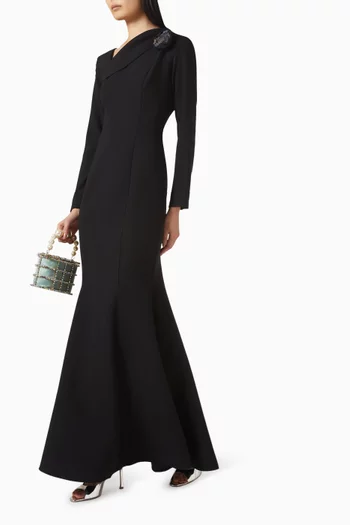 فستان بزهرة بارزة وحافة بقصة ذيل السمكة