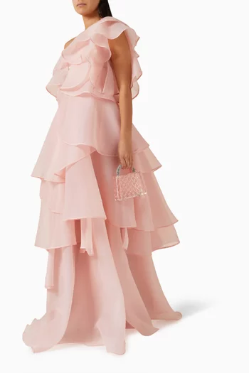 فستان طويل بكشكش وكتف مكشوف