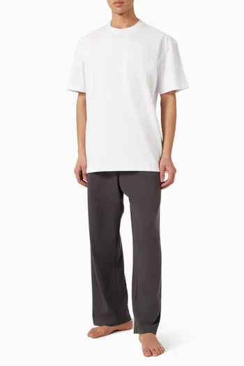 تي شيرت بفتحة رقبة مستديرة