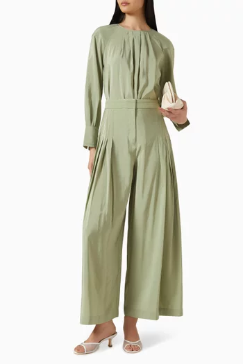 بنطال بقصة ساق واسعة وطيّات