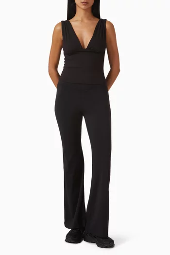 بلوزة 365‏ بفتحة رقبة عميقة وكشكش