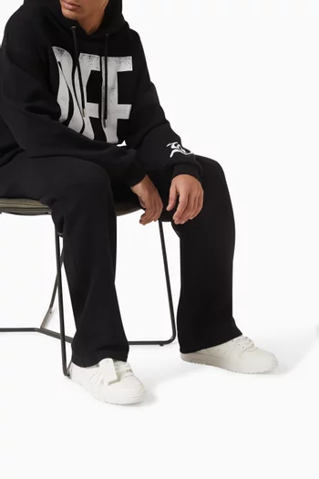 سنيكرز اوت اوف اوفيس جلد