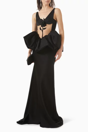 فستان سهرة بتصميم جرس مزين بتطريزات ورود