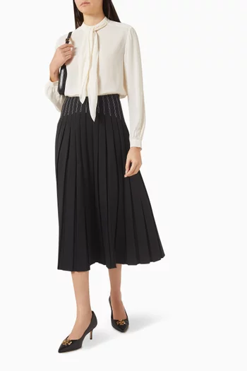 بلوزة برباط بعقدة جورجيت