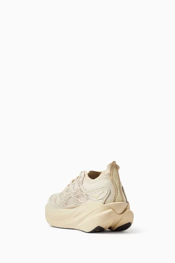 سنيكرز ماك اكس بتصميم قفص