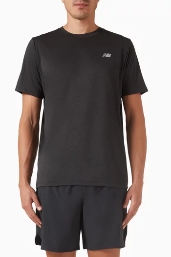 تي شيرت رياضي بشعار الماركة