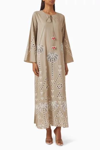 قفطان نعومي مزين بتطريزات حرير خام