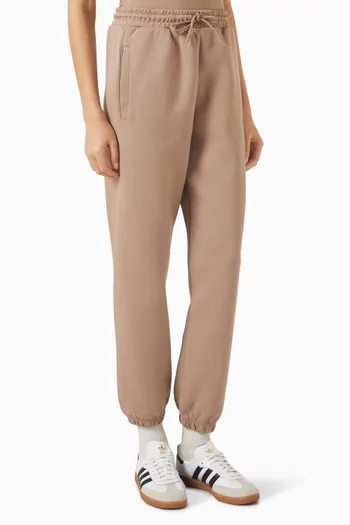 بنطال رياضي بقصة فضفاضة