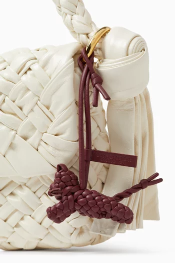 حلية بتصميم قط جلد نابا مجدول