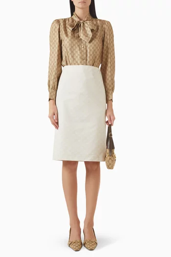 قميص بعقدة عند الرقبة ونقشة شعار GG‏ حرير تويل