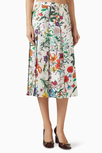 تنورة بطيّات حرير تويل