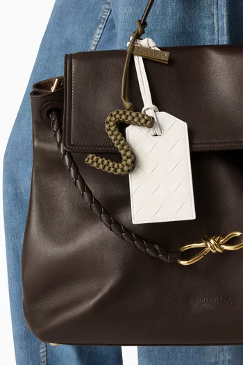 حلية بتصميم حرف Z جلد نابا مجدول