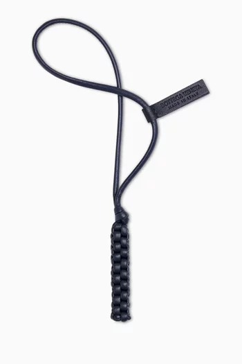 حلية بتصميم حرف W جلد نابا مجدول