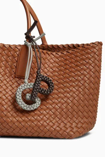 حلية بتصميم حرف جلد نابا مجدول