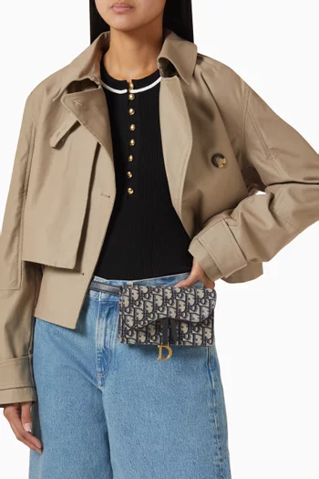 حقيبة سادل صغيرة بسلسلة جاكار بملمس متعرج