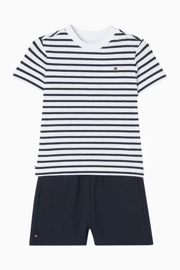 طقم تي شيرت وشورت مخطط جيرسيه 