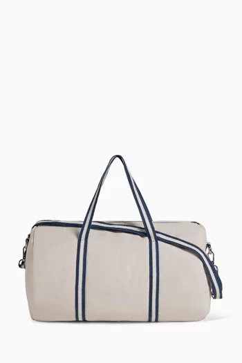 حقيبة سفر بطبعة شعار الماركة 