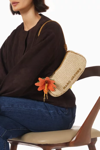 حقيبة كتف مزينة بحلية قش منسوج