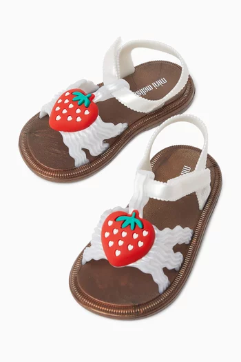 صندل بتصميم فراولة