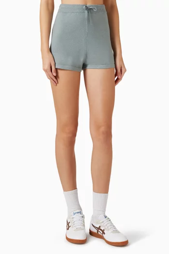 شورت بنسيج بحياكة دقيقة