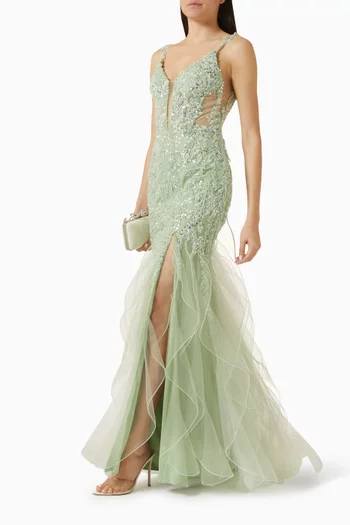 فستان سهرة بتصميم حورية بحر مطرز بالخرز