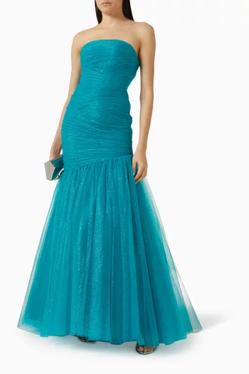 فستان سهرة بدون حمالات مزين بطيّات