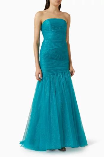 فستان سهرة بدون حمالات مزين بطيّات