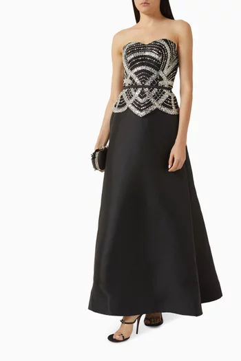 فستان سهرة بدون حمالات مطرز بالخرز