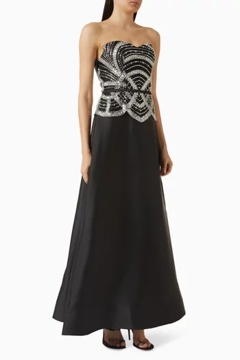 فستان سهرة بدون حمالات مطرز بالخرز