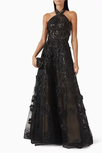 فستان سهرة بحمالة حول الرقبة مزين بزهور بارزة