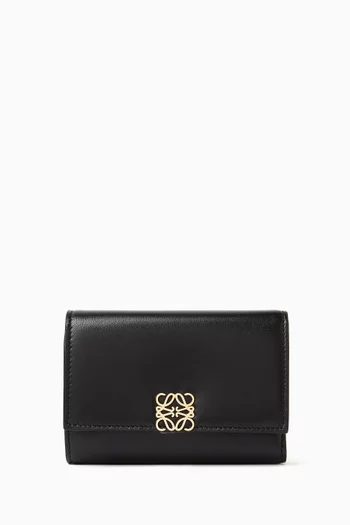 محفظة ثلاثية الطي بشعار الماركة جلد عجل نابا لامع