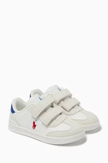 سنيكرز هوليس