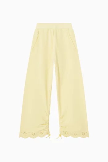 بنطال بحافة بتفاصيل مفرغة