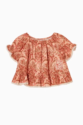 بلوزة بأكمام كشكش