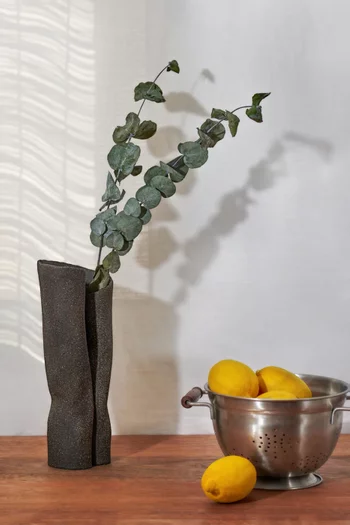 Littera Vase in Hand-glazed Ceramic