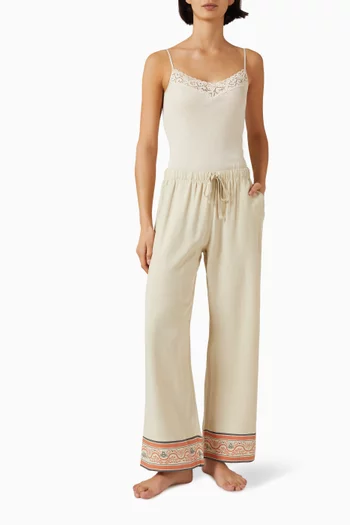 بلوزة بحافة دانتيل قطن