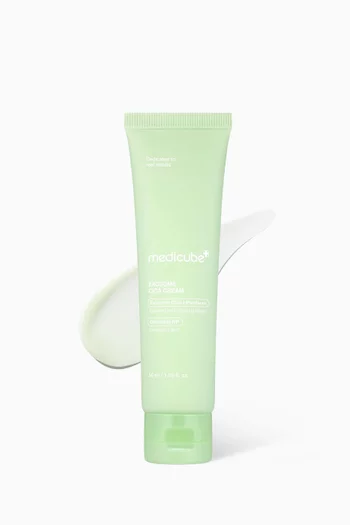 كريم للبشرة الحساسة بشجرة الشاي وإكسوسومات السيكا ونبات سرة الأرض