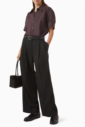 قميص كتان بأساور مطوية