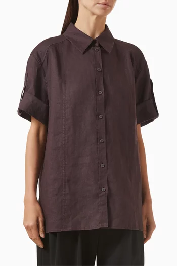 قميص كتان بأساور مطوية