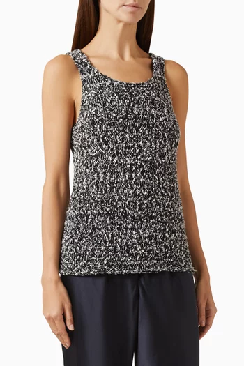 بلوزة نسيج بارز الملمس بقصة بلا أكمام